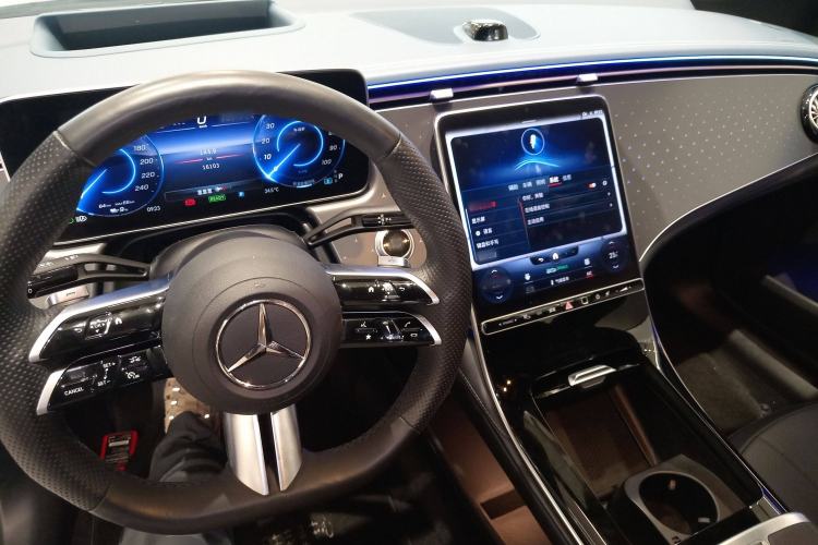 Used Mercedes-Benz EQE 2022 350 First Edition Special Version Interior 2