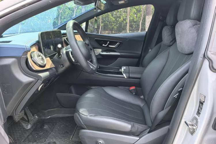 Used Mercedes-Benz EQE 2022 350 Luxury Edition Interior 2
