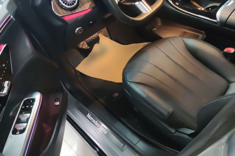 Used Mercedes-Benz EQE 2022 350 Pioneer Edition Interior 3