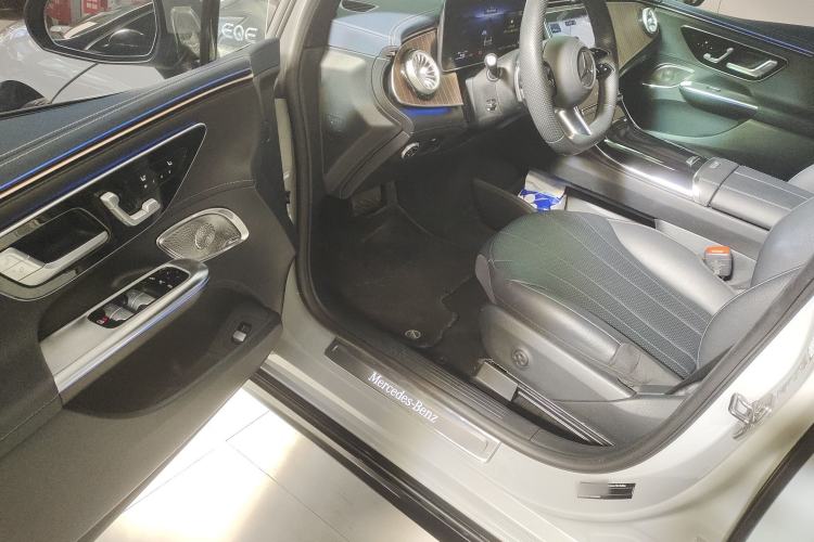 Used Mercedes-Benz EQE 2022 350 Luxury Edition Interior 3