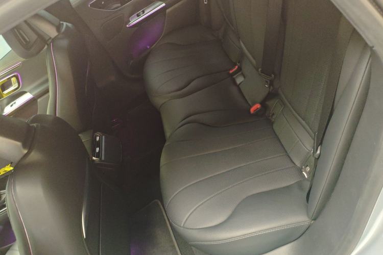 Used Mercedes-Benz EQE 2022 350 Luxury Edition Interior 4