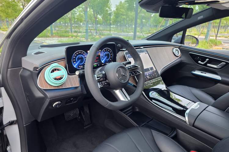 Used Mercedes-Benz EQE 2022 350 Luxury Edition Interior 4