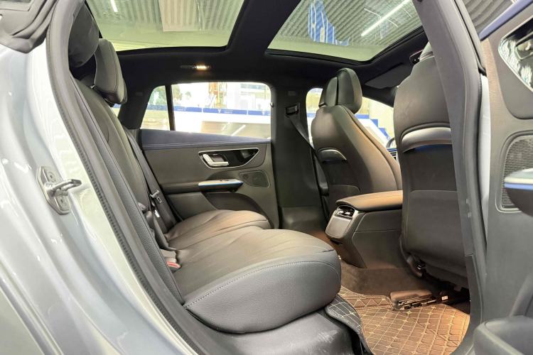 Used Mercedes-Benz EQE 2022 350 Luxury Edition Interior 4