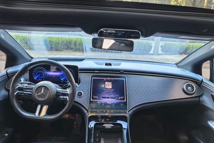 Used Mercedes-Benz EQE 2022 350 First Edition Special Version Interior 4