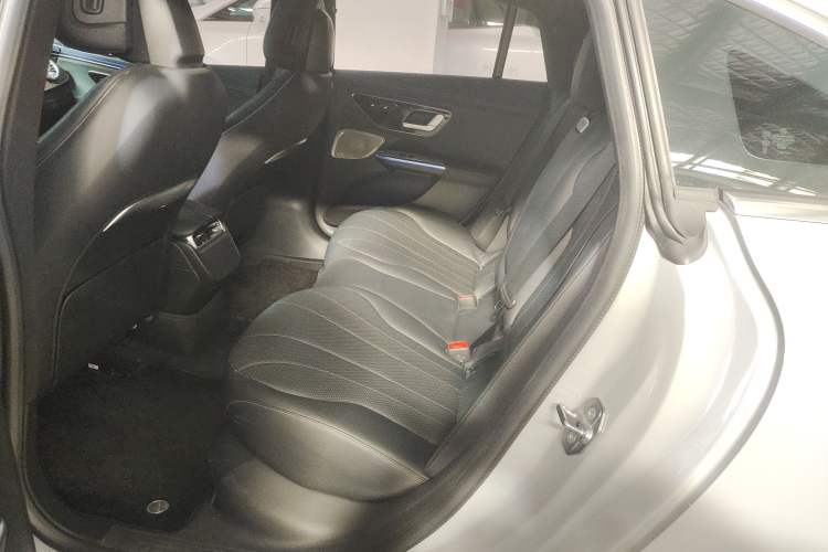 Used Mercedes-Benz EQE 2022 350 Luxury Edition Interior 4