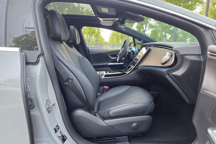 Used Mercedes-Benz EQE 2022 350 Luxury Edition Interior 5