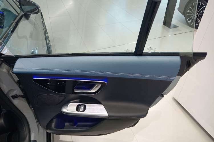 Used Mercedes-Benz EQE 2022 350 First Edition Special Version Interior 6