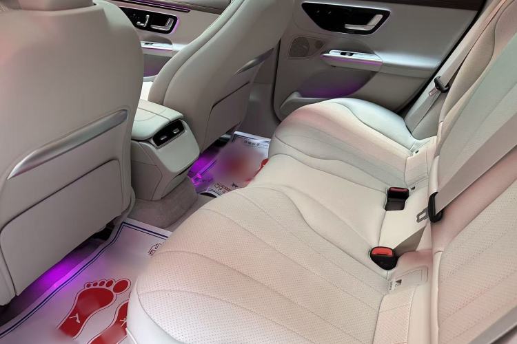 Used Mercedes-Benz EQE 2022 350 Luxury Edition Interior 6