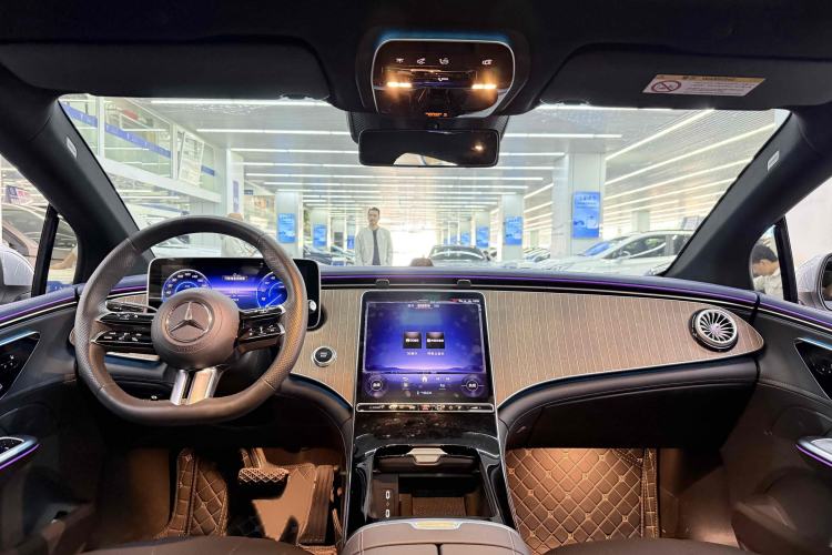 Used Mercedes-Benz EQE 2022 350 Luxury Edition Interior 8
