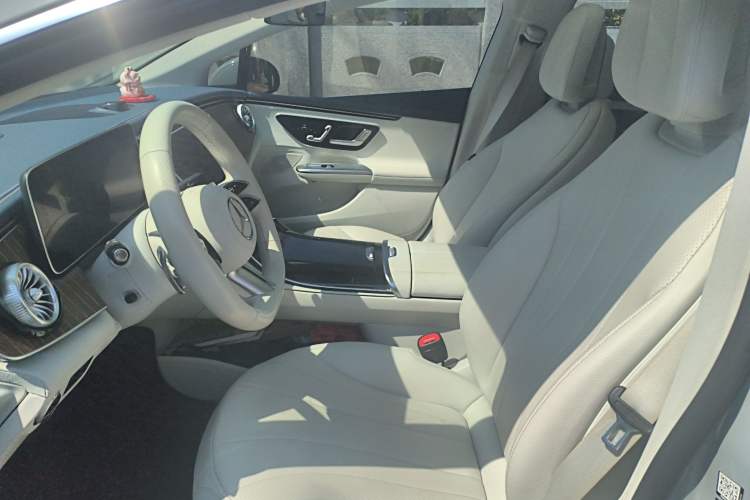 Used Mercedes-Benz EQE 2022 350 Luxury Edition Left Front Seat