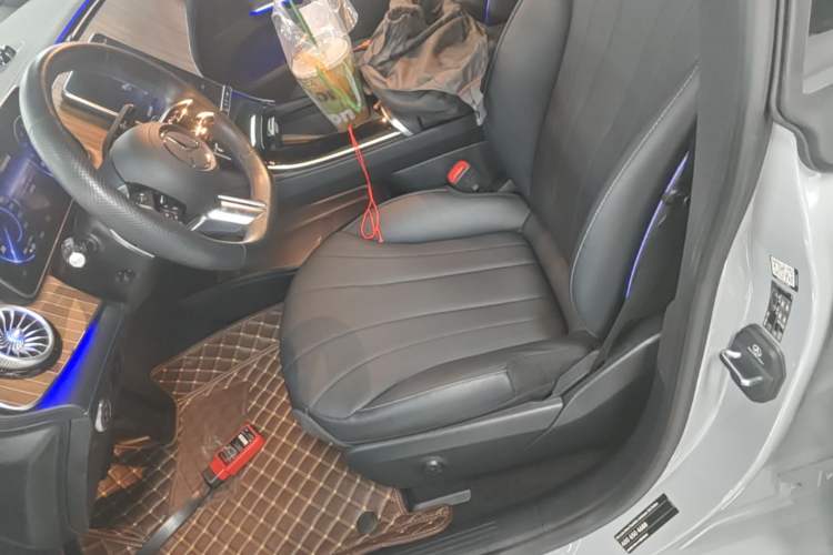 Used Mercedes-Benz EQE 2022 350 Luxury Edition Left Front Seat