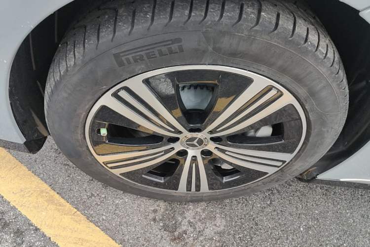 Used Mercedes-Benz EQE 2022 350 Luxury Edition Left Front Wheel Hub
