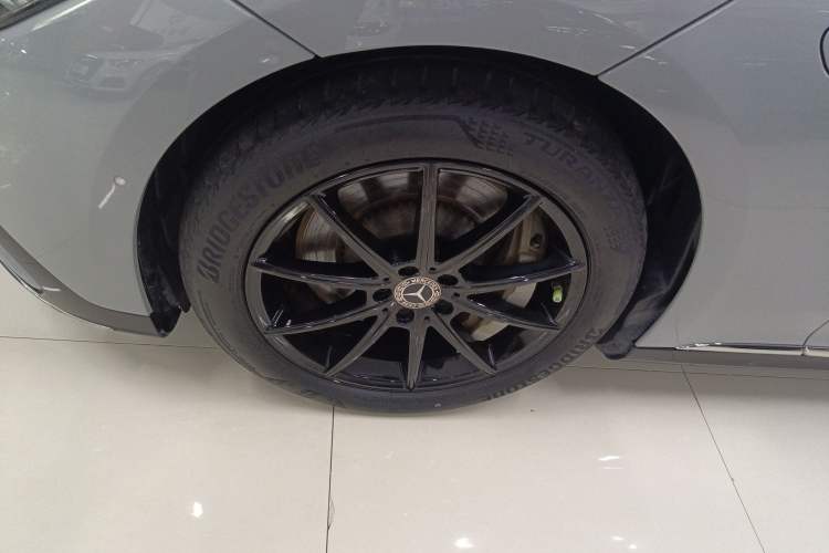 Used Mercedes-Benz EQE 2022 350 Pioneer Edition Left Front Wheel Hub