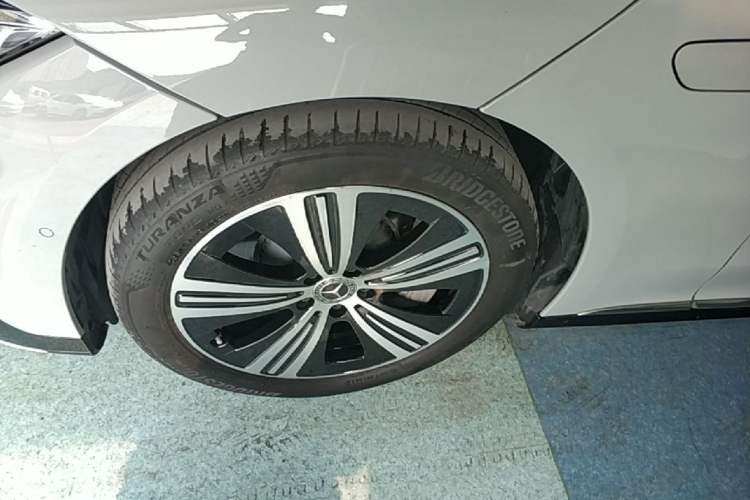Used Mercedes-Benz EQE 2022 350 Luxury Edition Left Front Wheel Hub