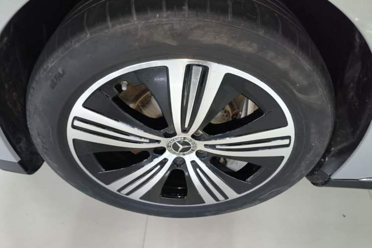 Used Mercedes-Benz EQE 2022 350 Luxury Edition Left Front Wheel Hub