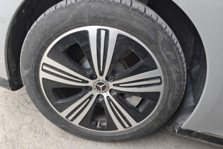 Used Mercedes-Benz EQE 2022 350 Luxury Edition Left Front Wheel Hub