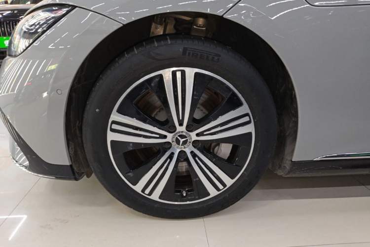 Used Mercedes-Benz EQE 2022 350 Luxury Edition Left Front Wheel Hub