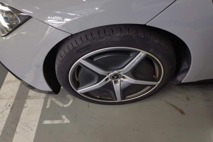 Used Mercedes-Benz EQE 2022 350 First Edition Special Version Left Front Wheel Hub