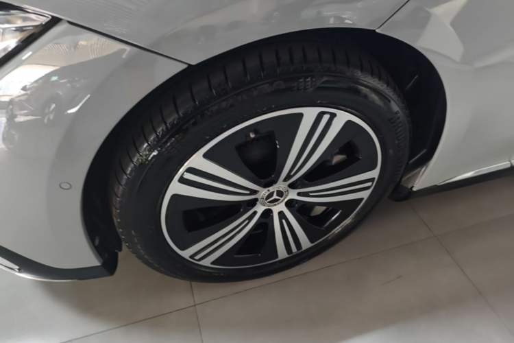 Used Mercedes-Benz EQE 2022 350 Luxury Edition Left Front Wheel Hub