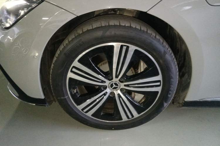 Used Mercedes-Benz EQE 2022 350 Luxury Edition Left Front Wheel Hub