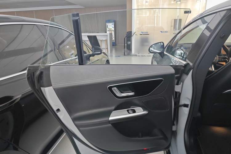 Used Mercedes-Benz EQE 2022 350 Luxury Edition Left Rear Door Interior