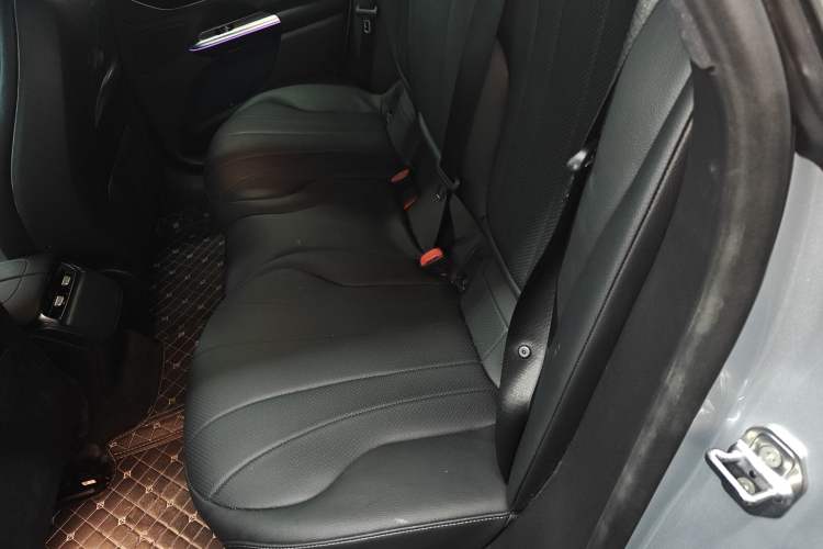 Used Mercedes-Benz EQE 2022 350 Luxury Edition Left Rear Seat