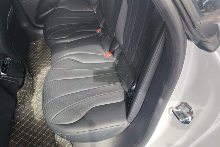 Used Mercedes-Benz EQE 2022 350 Pioneer Edition Left Rear Seat