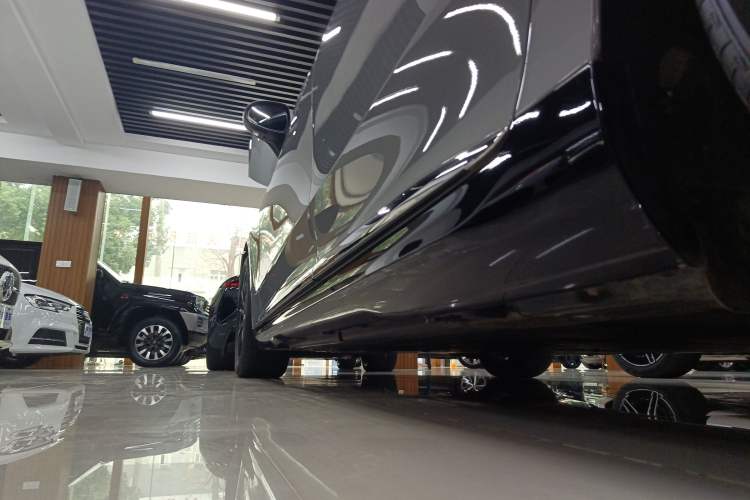 Used Mercedes-Benz EQE 2022 350 Pioneer Edition Left Side Sill