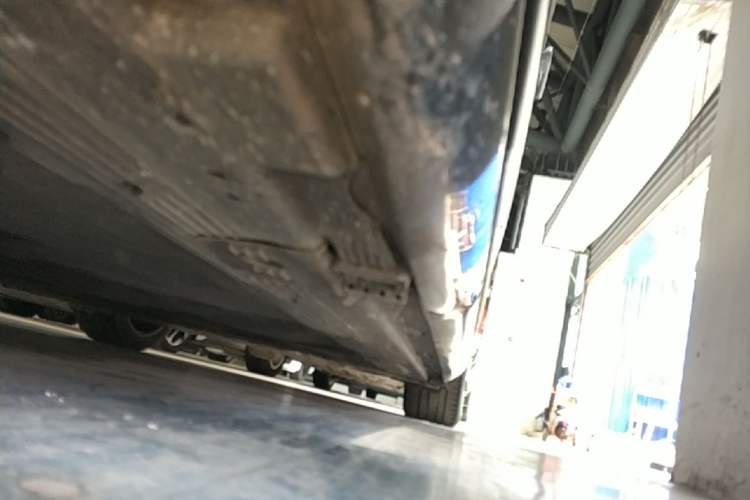 Used Mercedes-Benz EQE 2022 350 Luxury Edition Left Side Sill