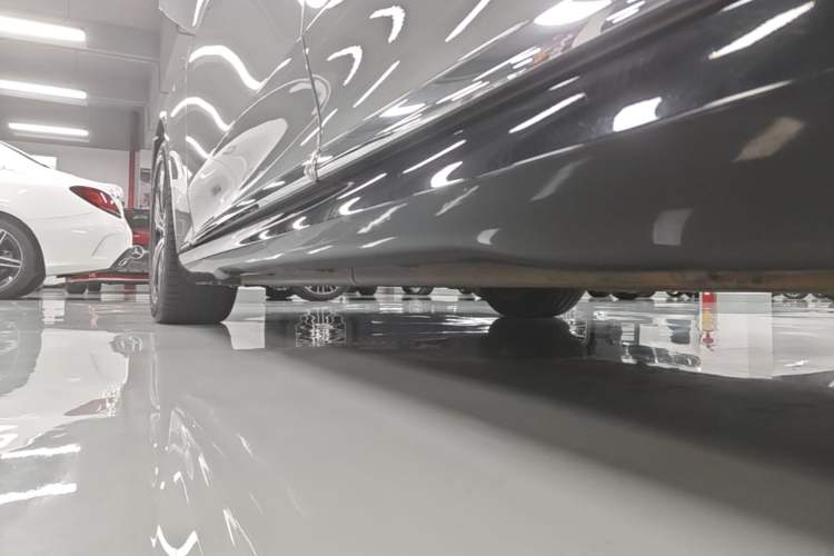 Used Mercedes-Benz EQE 2022 350 Luxury Edition Left Side Sill
