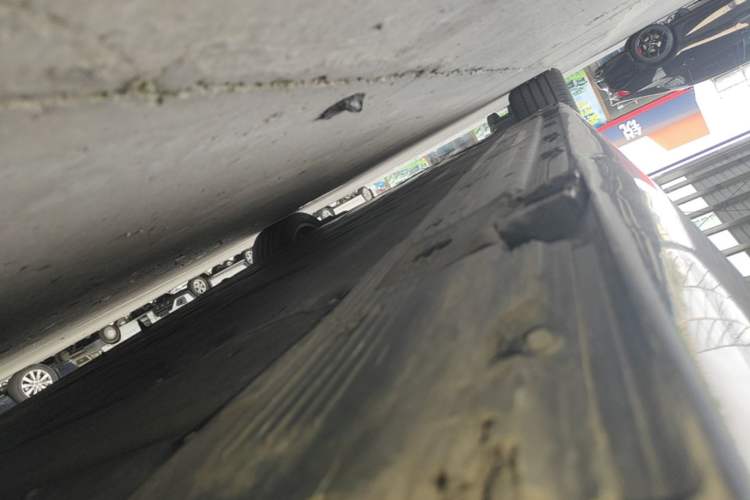 Used Mercedes-Benz EQE 2022 350 Luxury Edition Left Side Sill