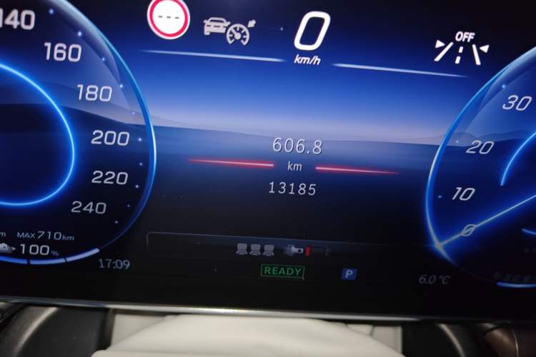 Used Mercedes-Benz EQE 2022 350 Luxury Edition Odometer Close Up