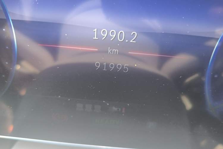 Used Mercedes-Benz EQE 2022 350 Luxury Edition Odometer Close Up
