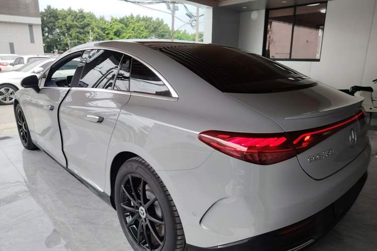 Used Mercedes-Benz EQE 2022 350 Pioneer Edition Rear Left 45 Deg