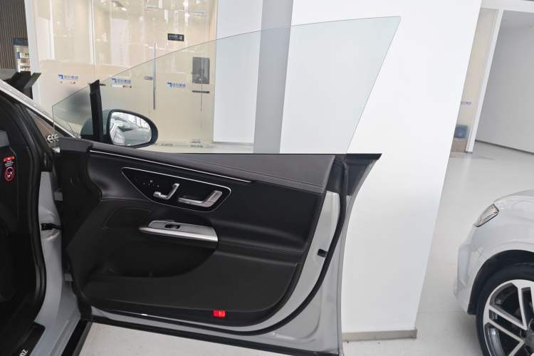 Used Mercedes-Benz EQE 2022 350 Luxury Edition Right Front Door Interior