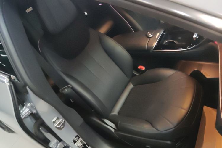 Used Mercedes-Benz EQE 2022 350 Pioneer Edition Right Front Seat
