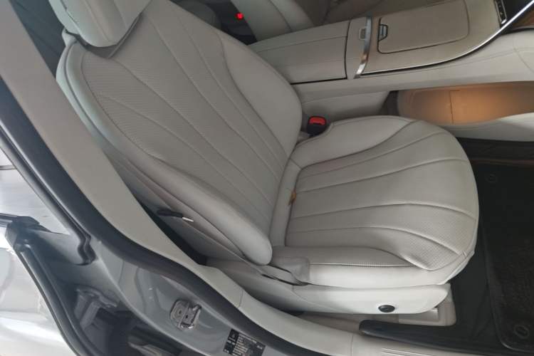 Used Mercedes-Benz EQE 2022 350 Pioneer Edition Right Front Seat