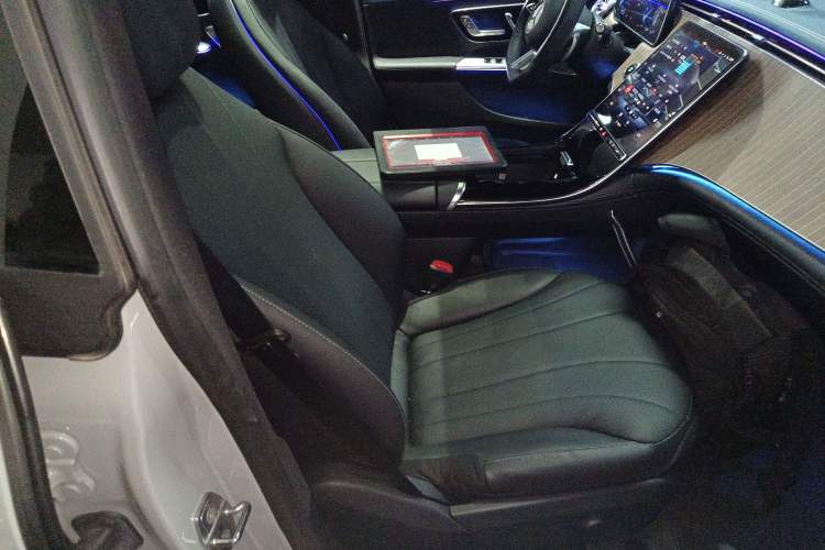 Used Mercedes-Benz EQE 2022 350 Pioneer Edition Right Front Seat