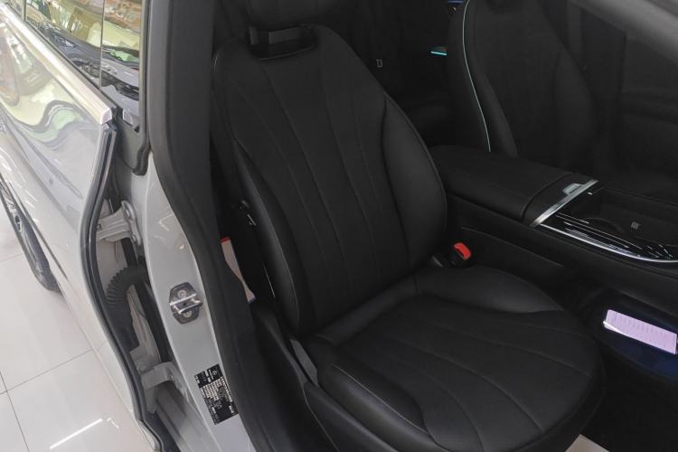 Used Mercedes-Benz EQE 2022 350 Luxury Edition Right Front Seat