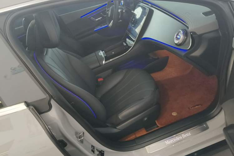 Used Mercedes-Benz EQE 2022 350 Luxury Edition Right Front Seat