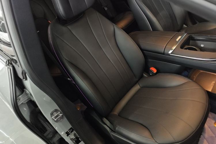 Used Mercedes-Benz EQE 2022 350 First Edition Special Version Right Front Seat
