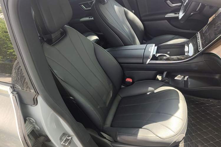 Used Mercedes-Benz EQE 2022 350 Pioneer Edition Right Front Seat