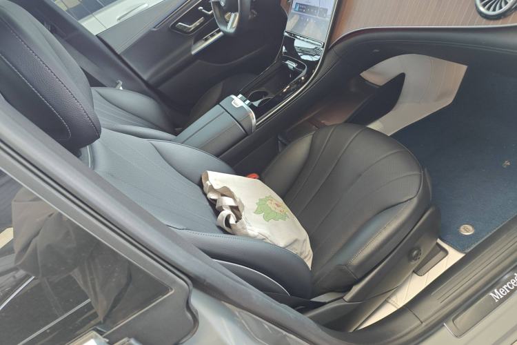 Used Mercedes-Benz EQE 2022 350 Luxury Edition Right Front Seat