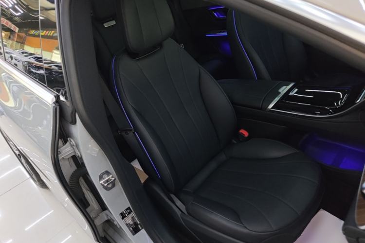 Used Mercedes-Benz EQE 2022 350 Luxury Edition Right Front Seat