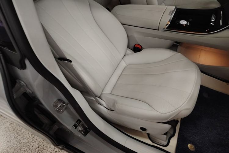 Used Mercedes-Benz EQE 2022 350 First Edition Special Version Right Front Seat