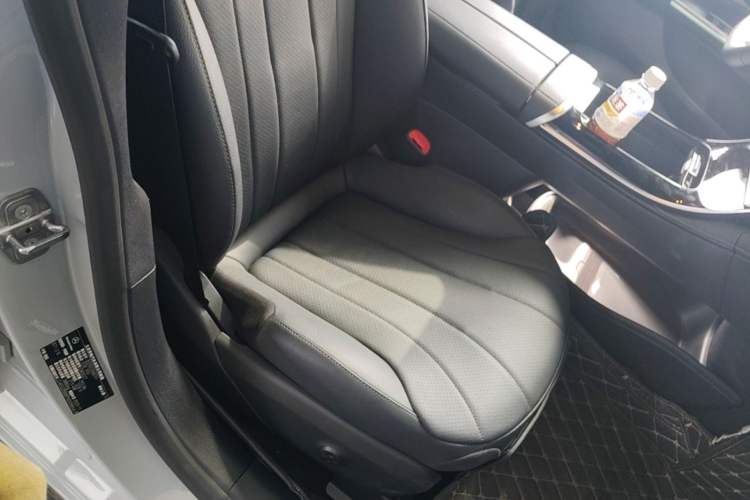 Used Mercedes-Benz EQE 2022 350 Pioneer Edition Right Front Seat