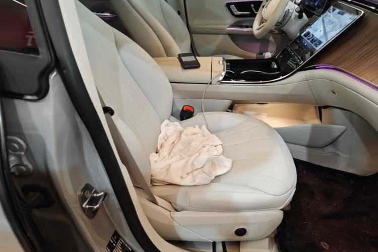 Used Mercedes-Benz EQE 2022 350 Pioneer Edition Right Front Seat