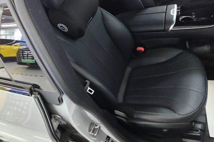 Used Mercedes-Benz EQE 2022 350 First Edition Special Version Right Front Seat