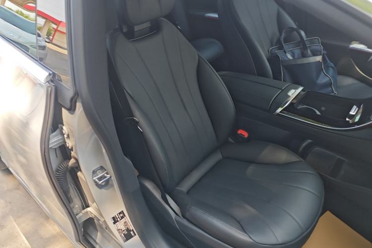 Used Mercedes-Benz EQE 2022 350 Luxury Edition Right Front Seat