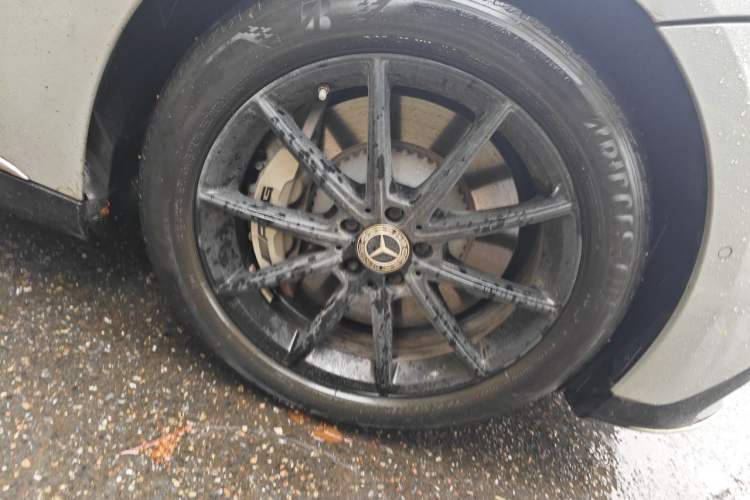 Used Mercedes-Benz EQE 2022 350 Pioneer Edition Right Front Wheel Hub
